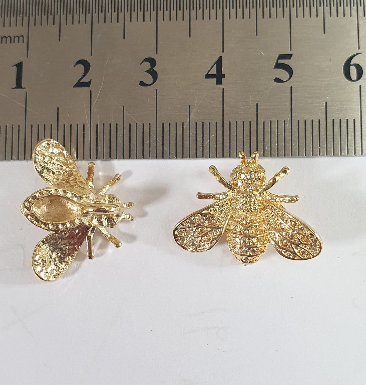Dije Abeja insumo baño de Oro