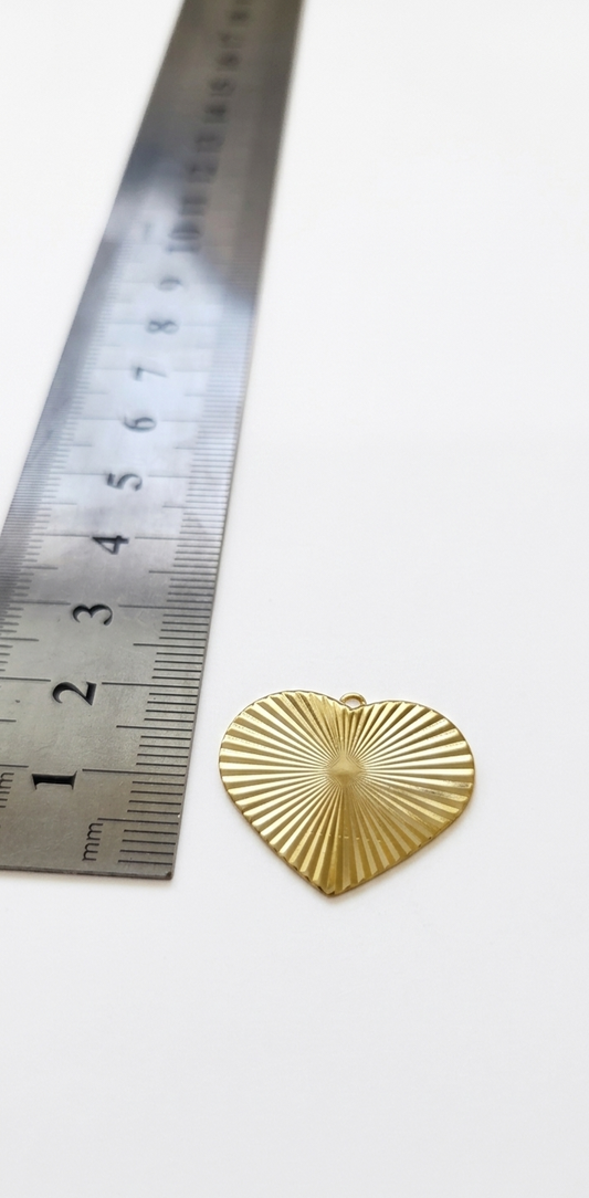 Dije corazón abanico