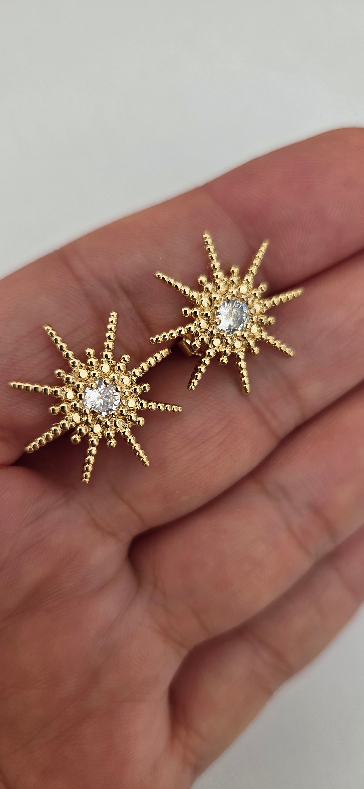 Aros puntas y circón